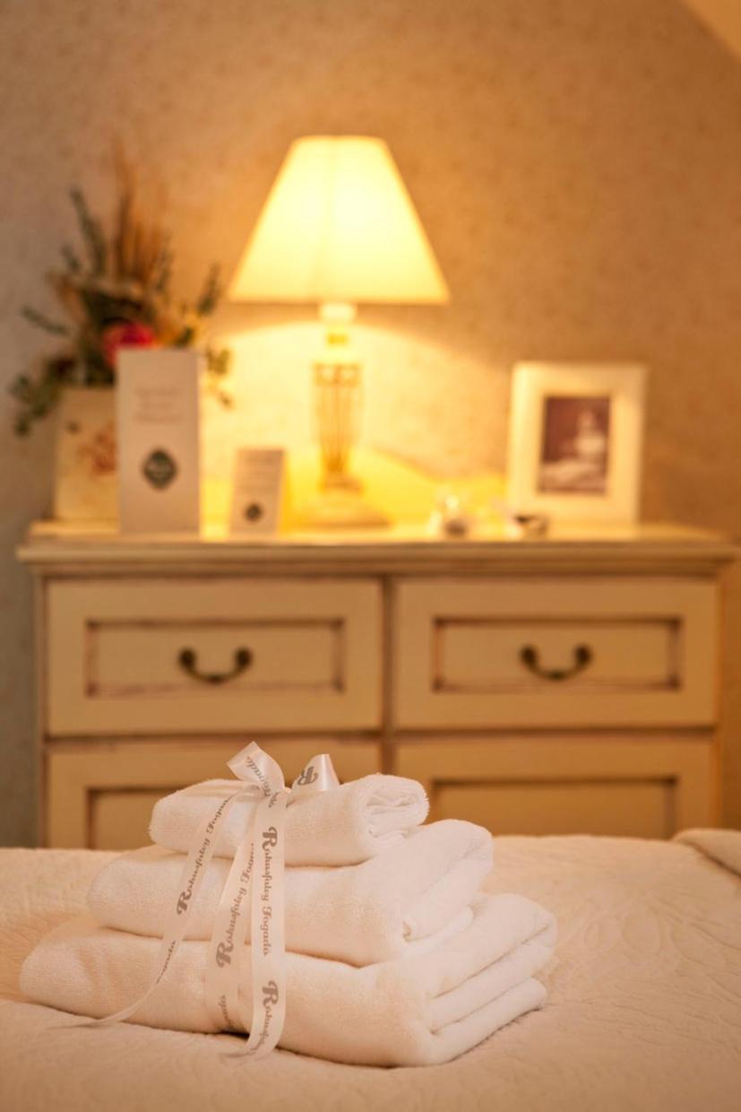 Rokusfalvy Borhotel Es Fogado Etyek Zewnętrze zdjęcie